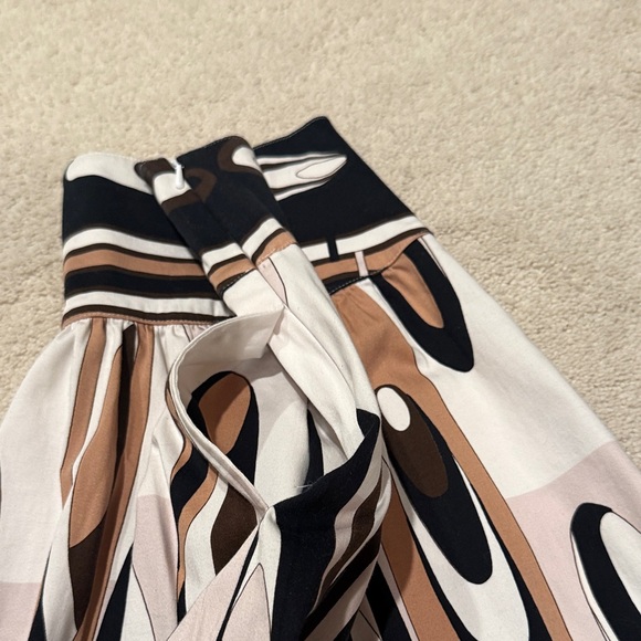 Stylish Women's Patterned Skirt - Picture 2 of 3